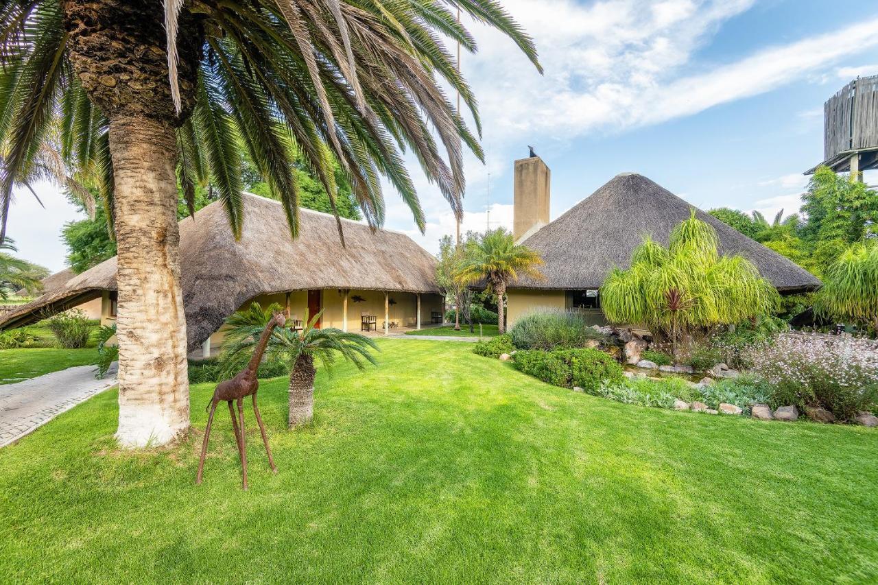 Frans Indongo Lodge オチワロンゴ エクステリア 写真