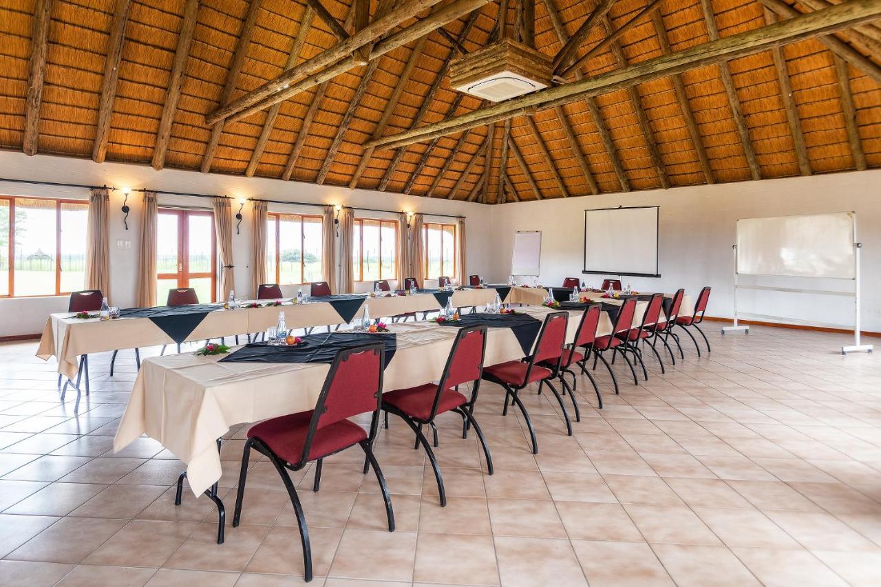Frans Indongo Lodge オチワロンゴ エクステリア 写真