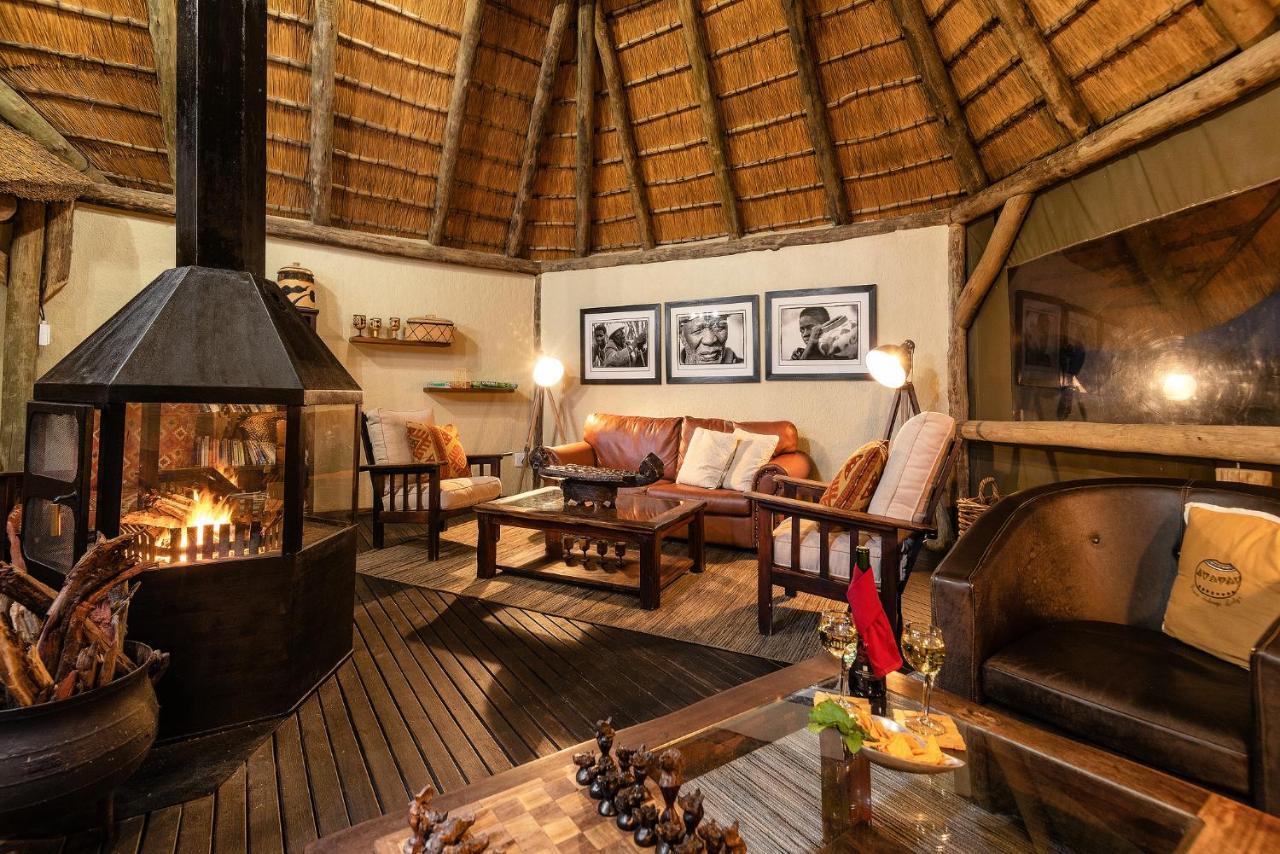 Frans Indongo Lodge オチワロンゴ エクステリア 写真