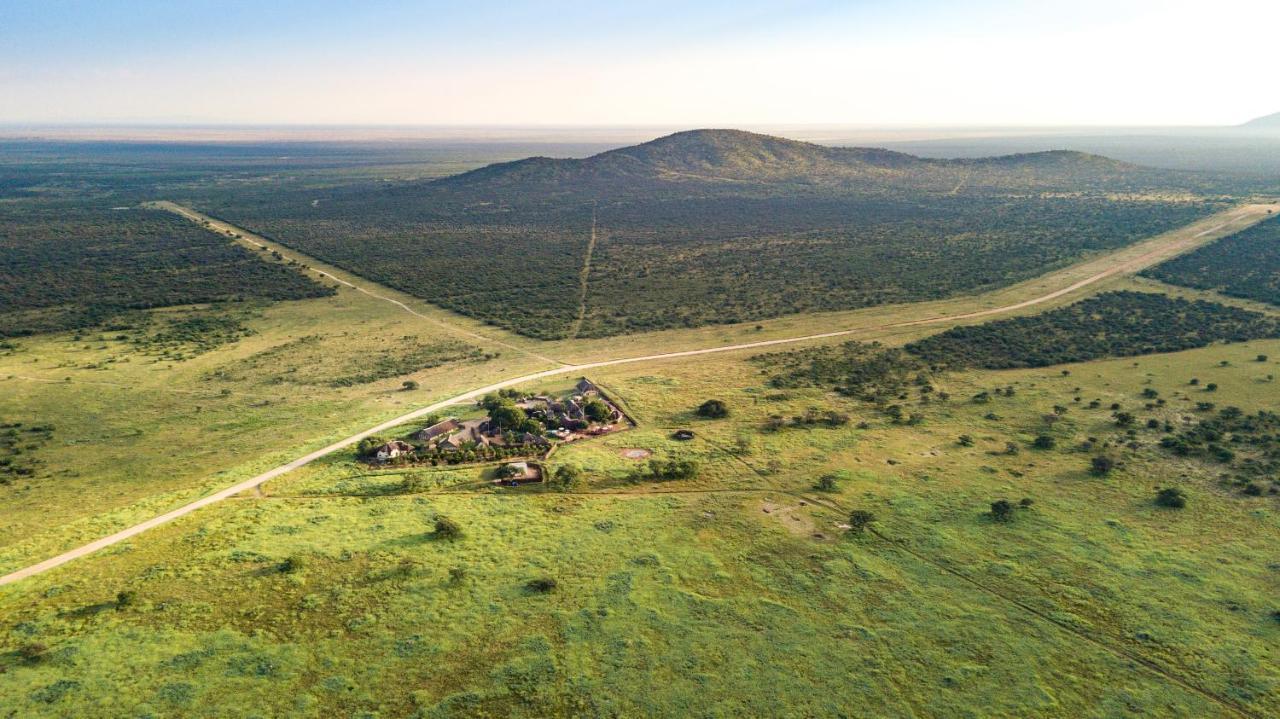 Frans Indongo Lodge オチワロンゴ エクステリア 写真