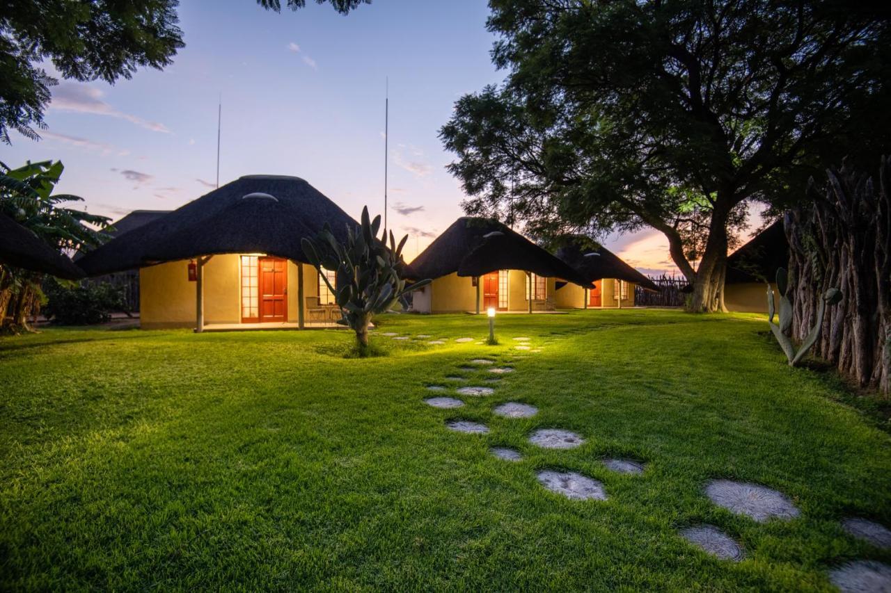 Frans Indongo Lodge オチワロンゴ エクステリア 写真