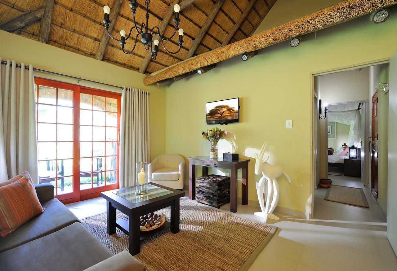 Frans Indongo Lodge オチワロンゴ エクステリア 写真